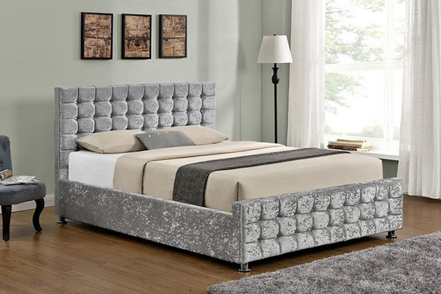 1150 Lit rembourré avec cadre en bois et tissu doux