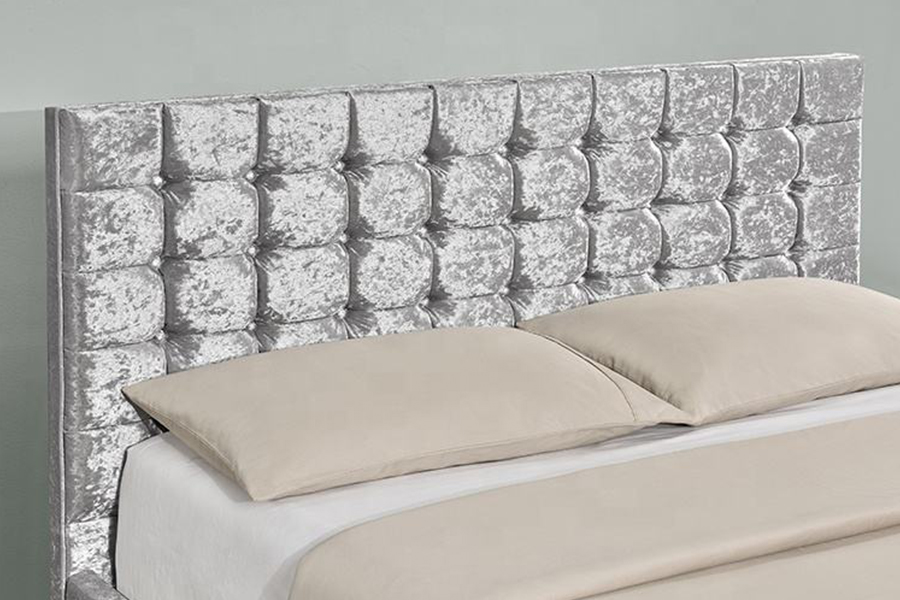 1150 Lit rembourré avec cadre en bois et tissu doux