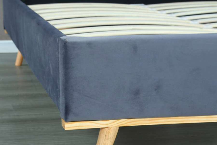 1457 Dernier lit rembourré en velours au design simple et moderne