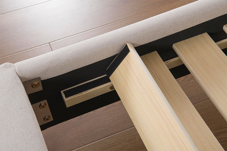 4905 Lit plateforme minimaliste en lin touffeté