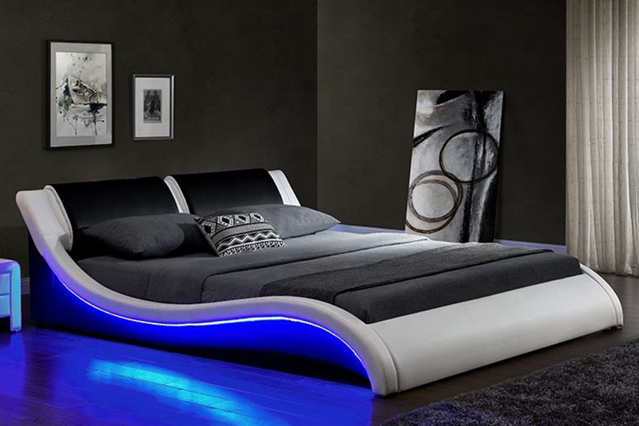 1187-1 Cadre de lit rembourré en cuir italien en forme de S à LED pour très grand lit
